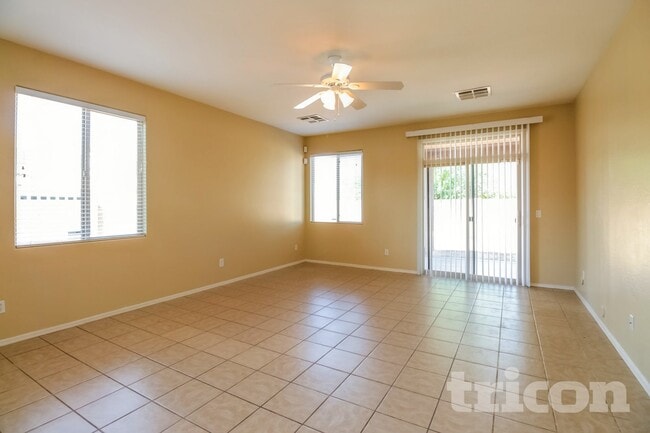 Foto del edificio - 7022 W Carson Rd
