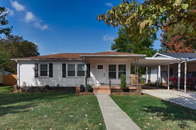 Building Photo - 3116 Hale Dr SW