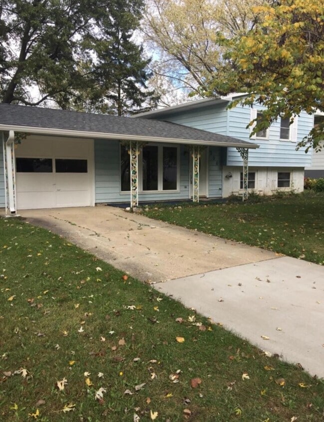 Primary Photo - 3 bedroom 2 bath home! West Lafayette! Rea...