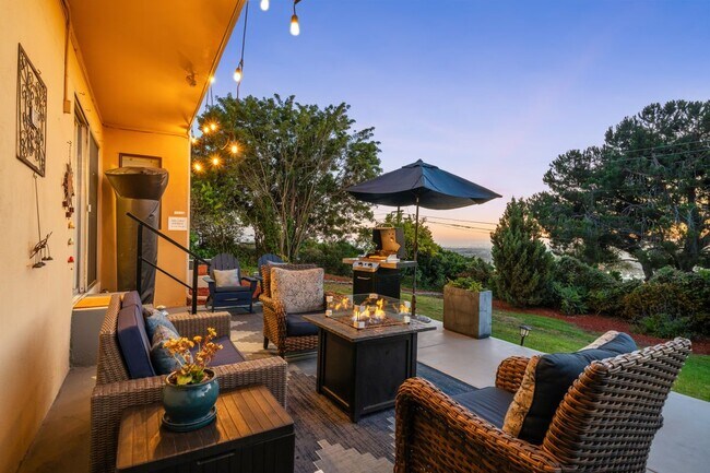 Foto del edificio - 4350 Summit Dr