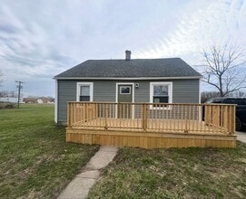 Building Photo - 405 E Cowing Dr