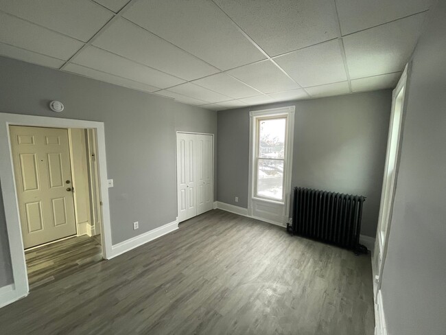 Building Photo - 7 Balsam Ave