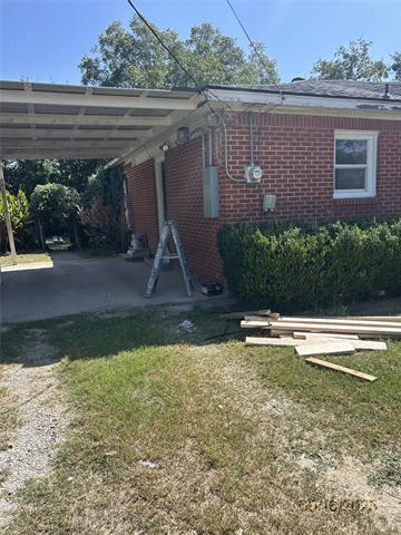 Building Photo - 515 N Donna Ave