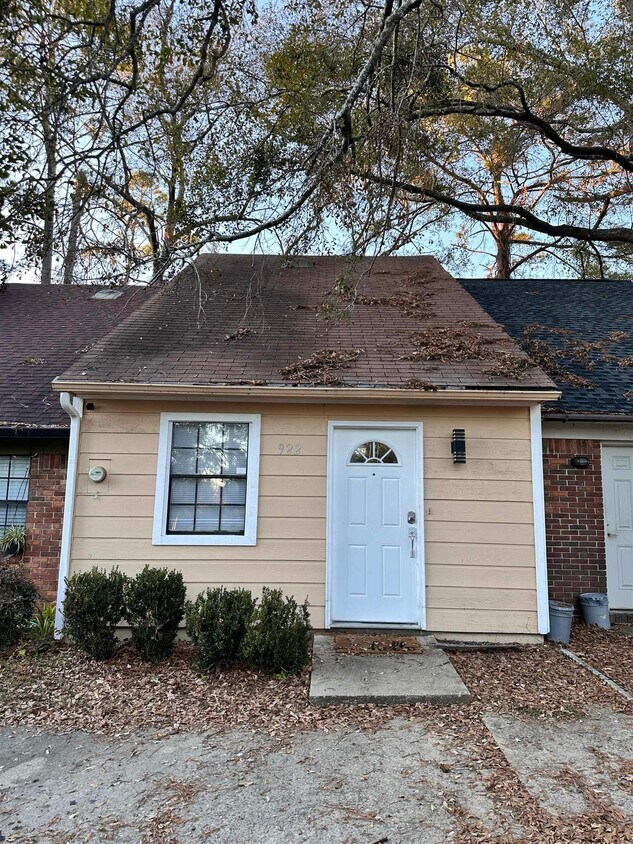 Foto principal - 922 S Lipona Rd