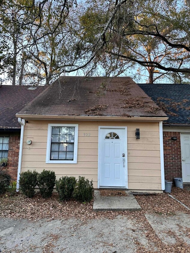 Primary Photo - 922 S Lipona Rd
