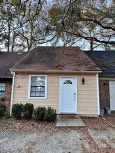 Building Photo - 922 S Lipona Rd