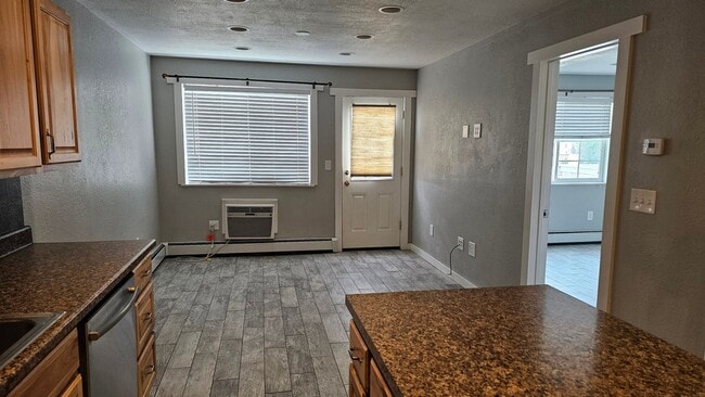 Building Photo - 1064 Chambers Ct