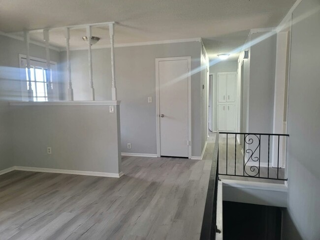 Foto del edificio - 621 Ridgeway Rd