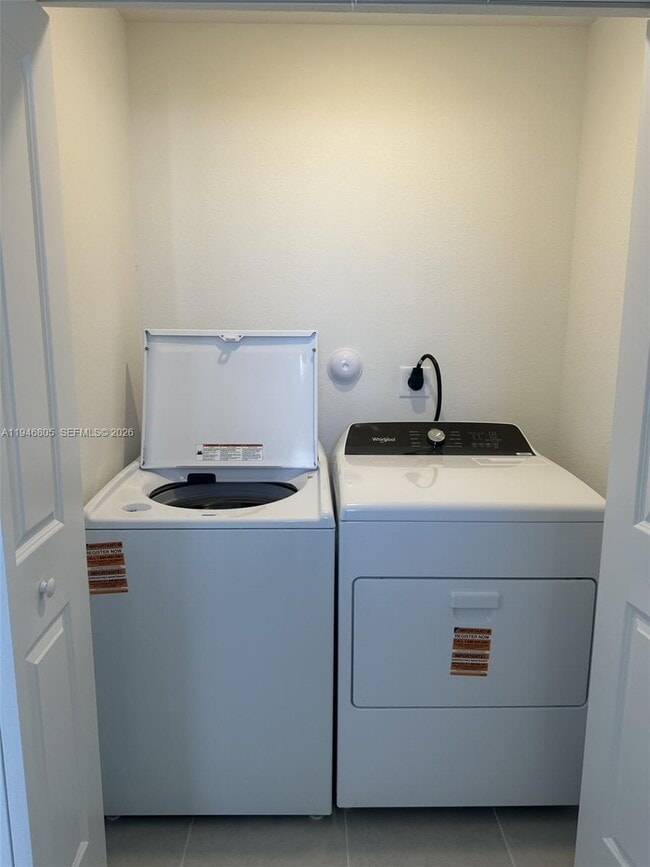 Building Photo - $2,500