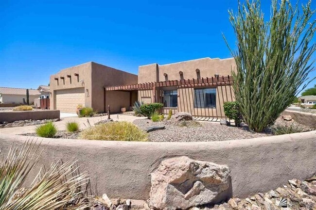 Building Photo - Custom pool/spa home for rent