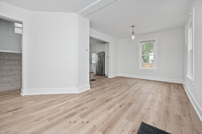 Foto del edificio - 5104 Kenwood Rd