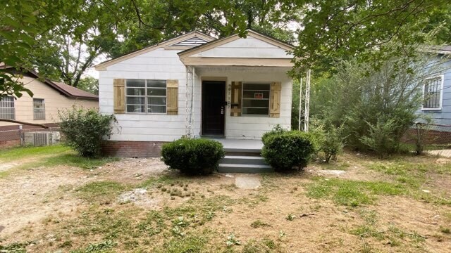 Primary Photo - 3327 Enochs St