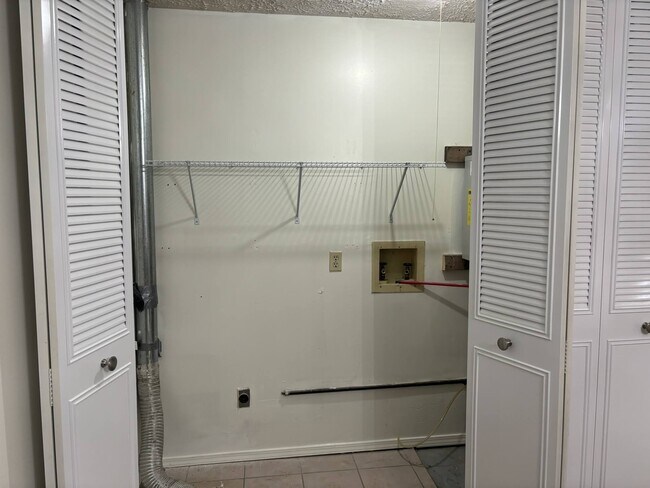 Building Photo - 4631 Kings Mill Run