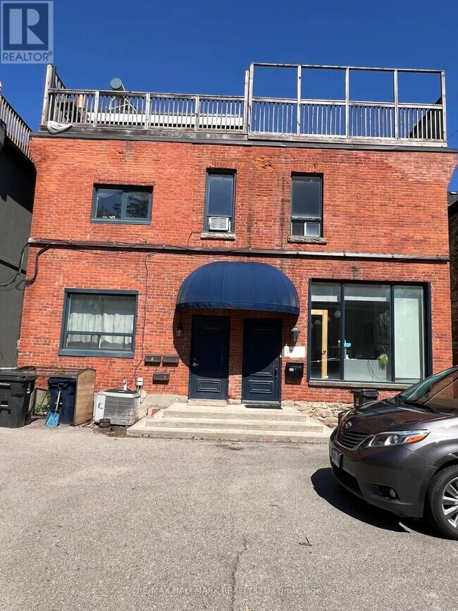 Building Photo - 266-266 Avenue Rd