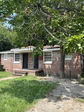 Building Photo - 483 Harold St