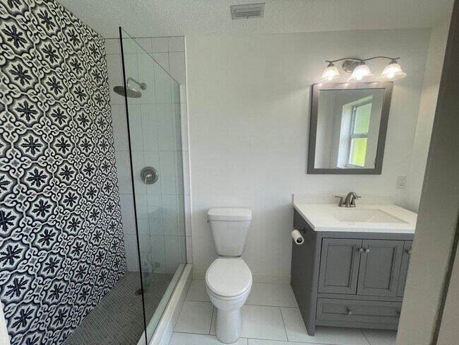 Building Photo - 11737 Inverness Cir