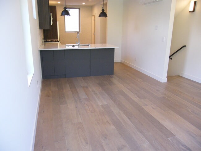Floor 2: Living/Dining - 1005 W Howe St