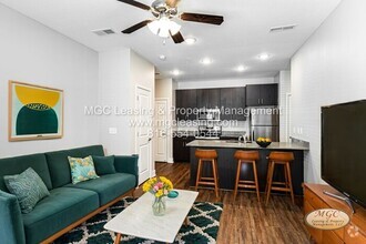 Building Photo - 5741 NE 80th Terrace