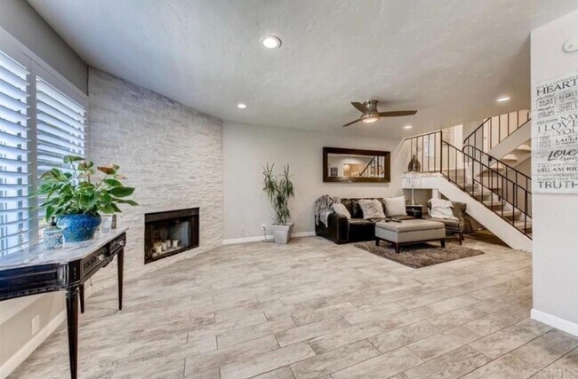 Building Photo - 671 Ascot Dr