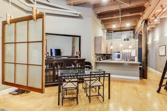 Foto del edificio - 701 W Jackson Blvd