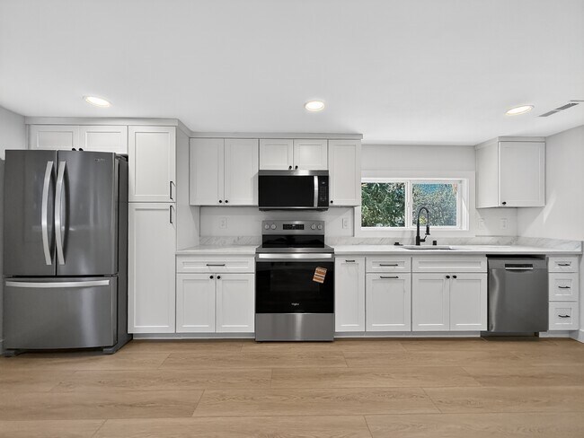 Foto del edificio - 13337 30th Ave NE