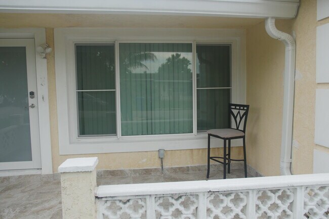 Building Photo - 871 SW 63rd Terrace
