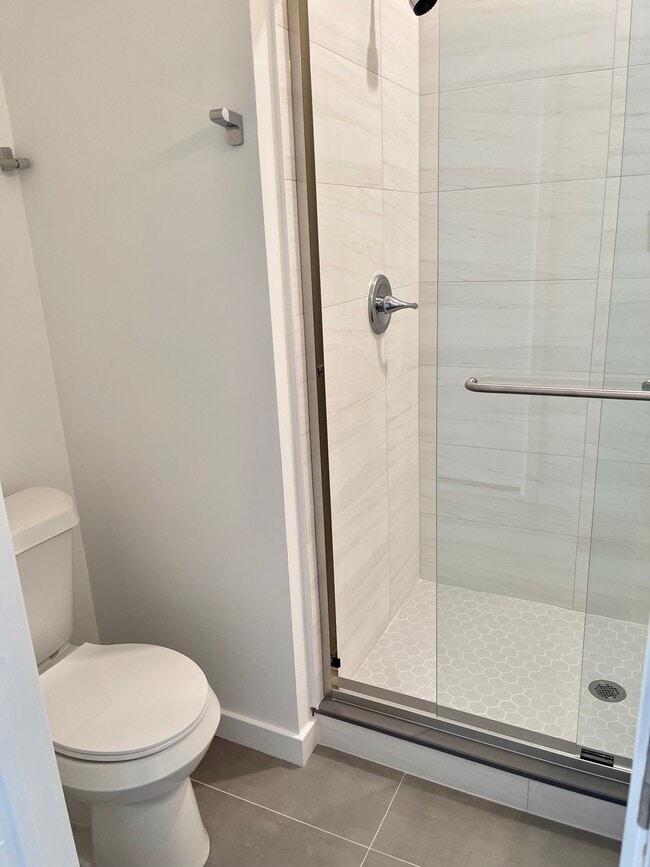 bathroom main floor - 1252 N 18th St