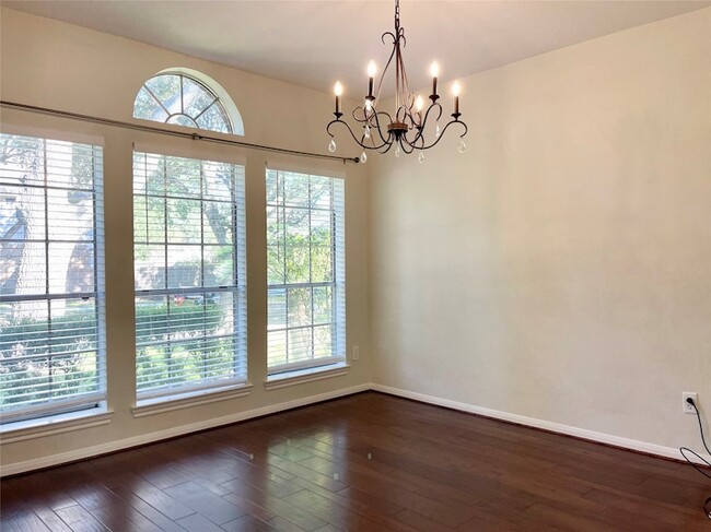 Photo - 4630 Jaymar Drive Unit House