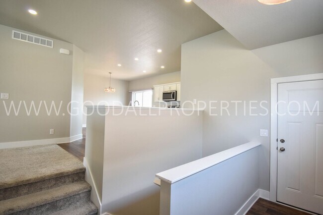 Foto del edificio - Modern Style Ranch, 3 bedroom 2.5 bath hom...