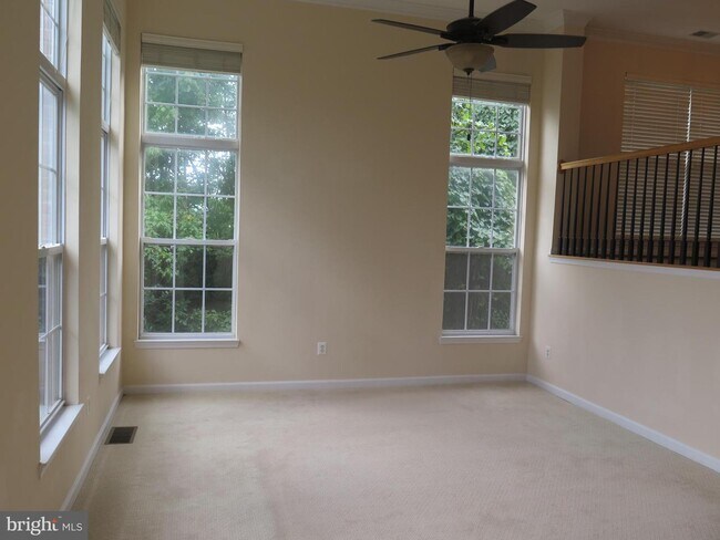 Building Photo - 12032 Trumbull Way