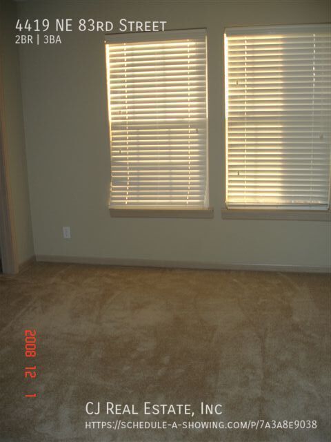 Foto del edificio - 4419 NE 83rd St