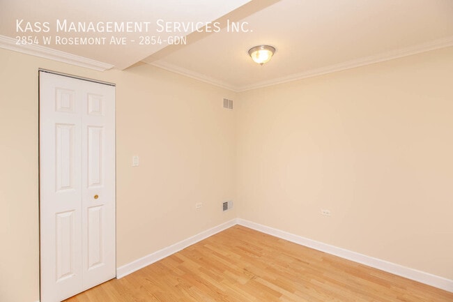 Building Photo - 2854 W Rosemont Ave