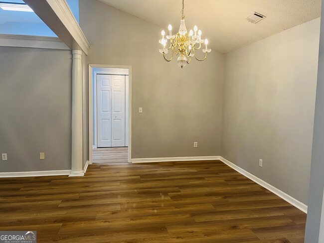 Foto del edificio - 165 River Park Dr