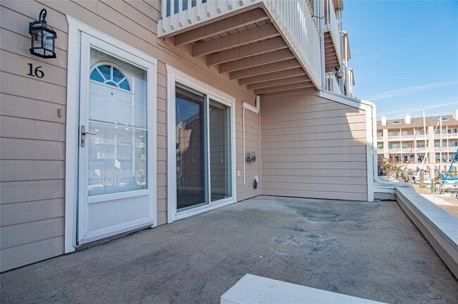 Building Photo - 16 Mariner Village Dr