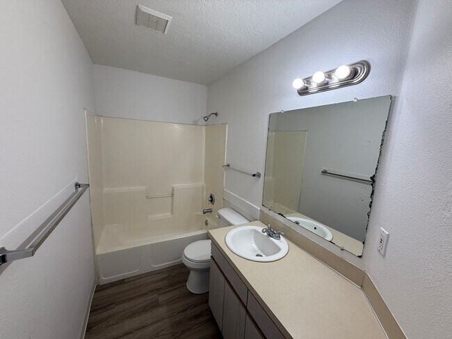 Foto del edificio - 553 S Workland Ln