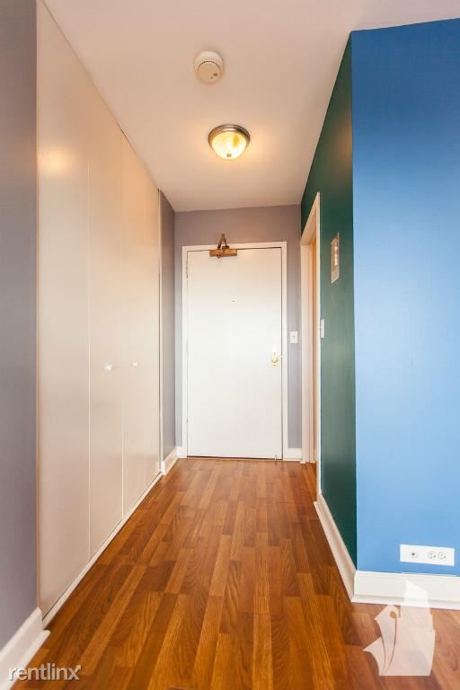 Building Photo - 1840 N Clark St