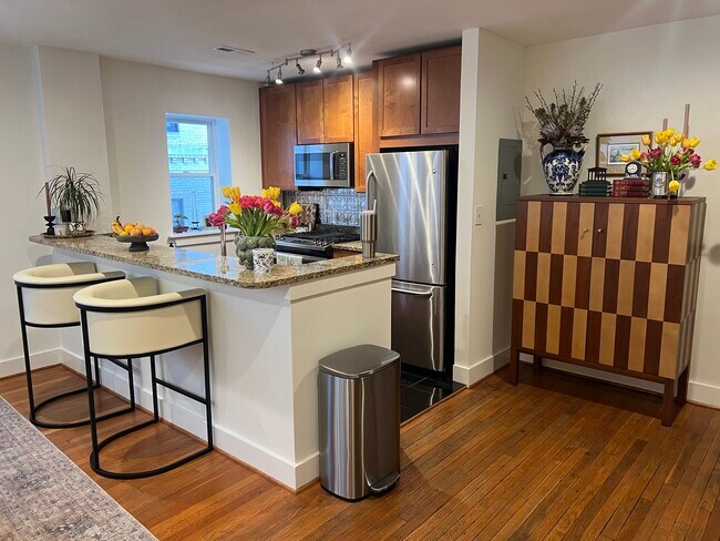 Foto del edificio - 2656 15th St NW