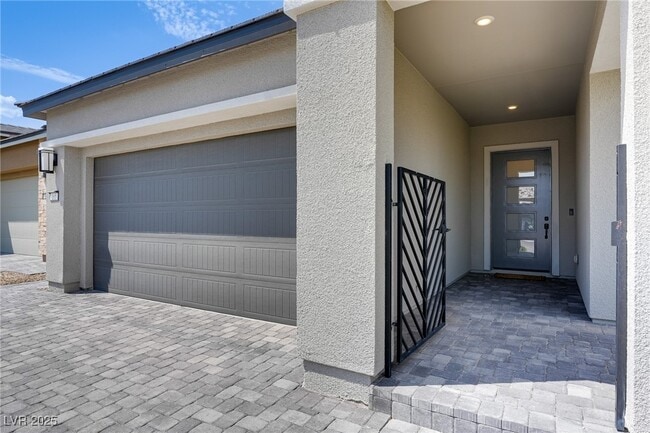 Building Photo - 165 Springbough Ln