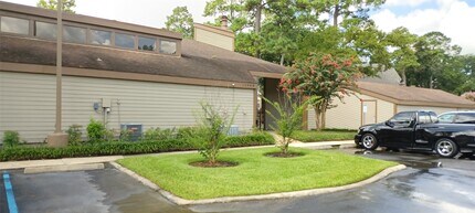 Building Photo - 12100 Melville Dr