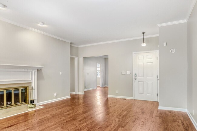 Foto del edificio - 229 Westchase Dr