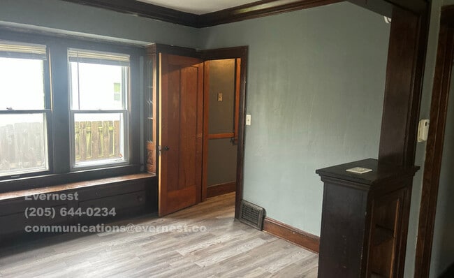 Building Photo - 3046 E 130th St