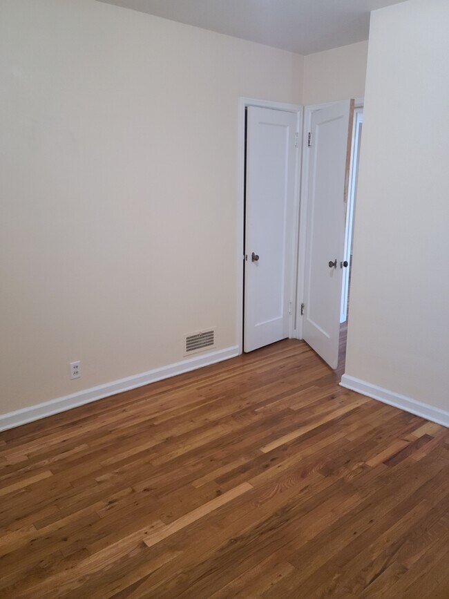 Foto del edificio - 936 E Benton St