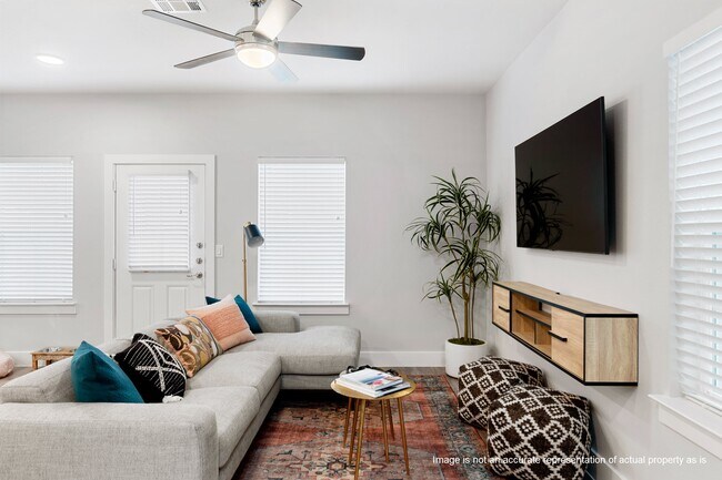 Foto del edificio - 28328 Birnham Woods Dr