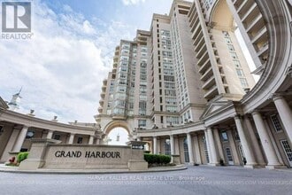 Building Photo - 2285 Lake Shore Blvd W