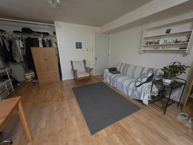 Building Photo - 69 Scott St