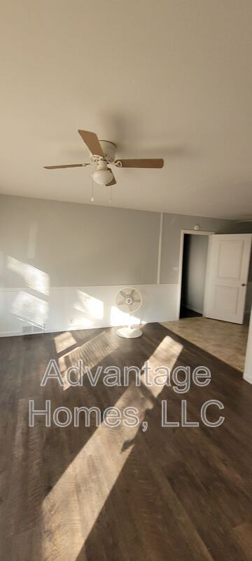 Foto del edificio - 11214 Crystal Ave