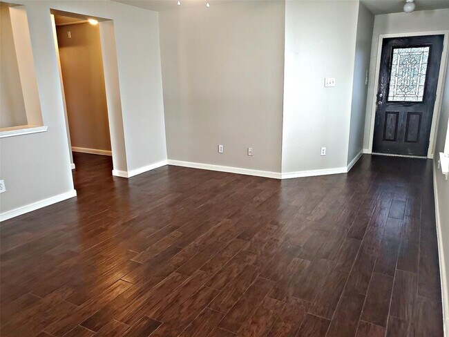Foto del edificio - 16519 Hollygate Ln
