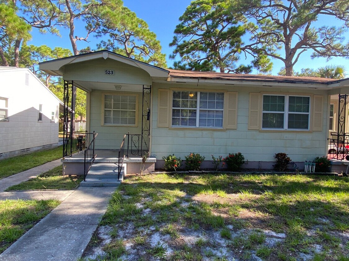 523 26th Ave SE, Saint Petersburg, FL 33705 House Rental in Saint