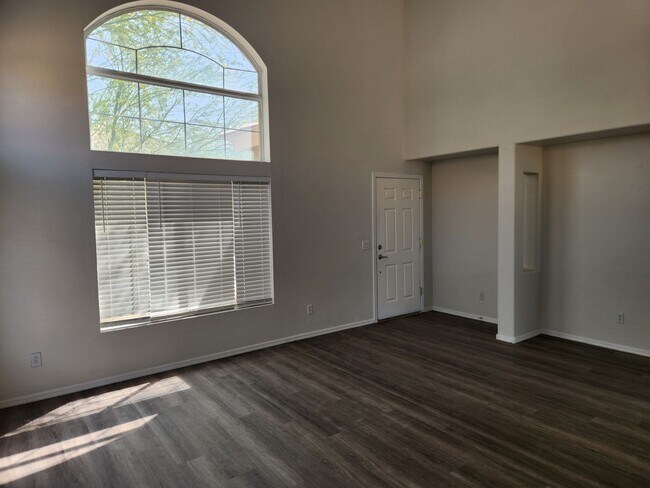 Foto del edificio - Sundance golf community home, 3 car garage, RV gate