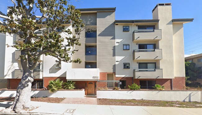 Foto del edificio - 1250 Amherst Ave